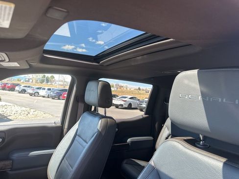 Used 2021 GMC Sierra 1500 Denali w/ Denali Ultimate Package image 16