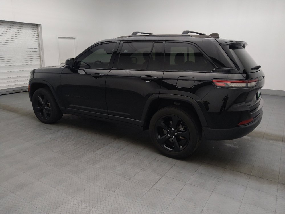 Used 2023 Jeep Grand Cherokee Altitude AWD/4WD image 3