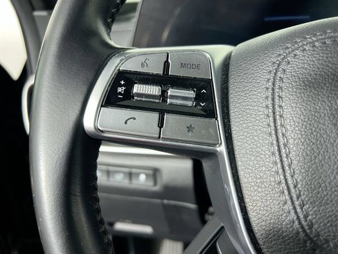 Used 2024 Kia Telluride EX w/ EX Captain's Chair Package FWD image 16