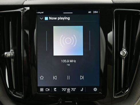 Used 2024 Volvo XC60 B5 Plus w/ Protection Package Premier image 21