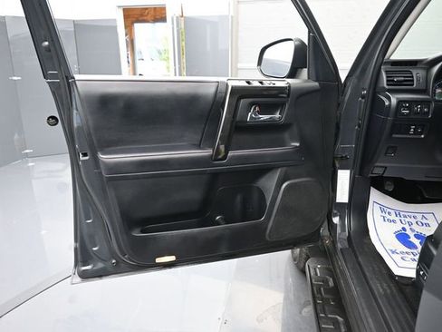 Used 2024 Toyota 4Runner TRD Off-Road Premium image 10