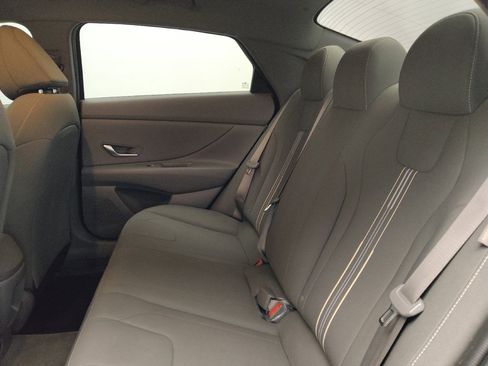 Used 2024 Hyundai Elantra Blue FWD image 18