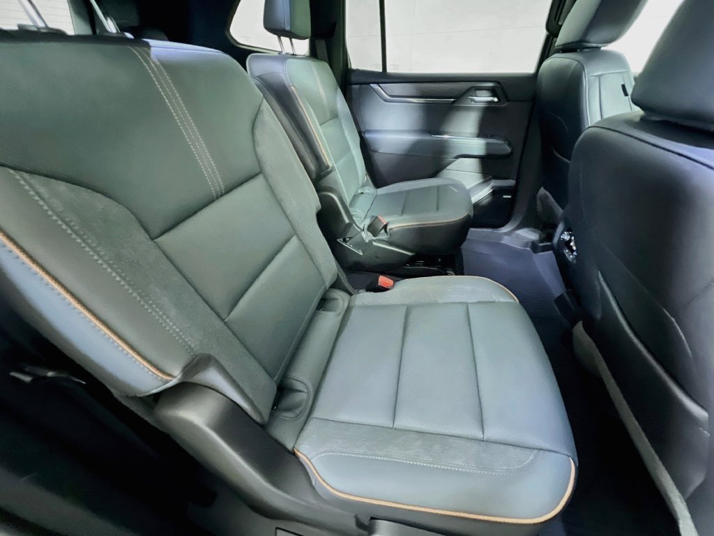 Used 2025 GMC Acadia AT4 w/ LPO, Floor Liner Package AWD/4WD image 25