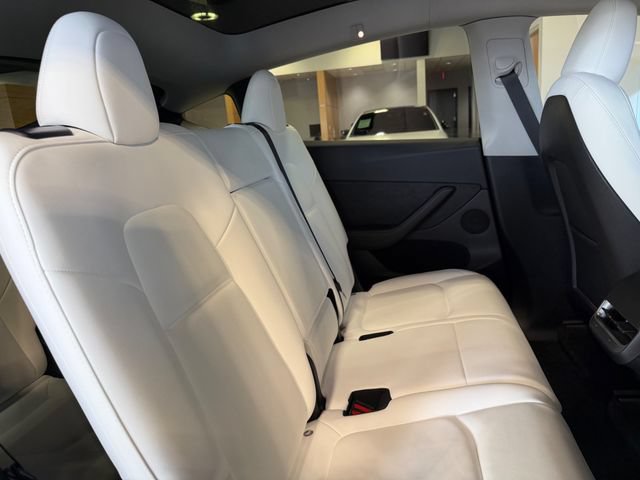 Used 2023 Tesla Model Y Long Range AWD/4WD image 23