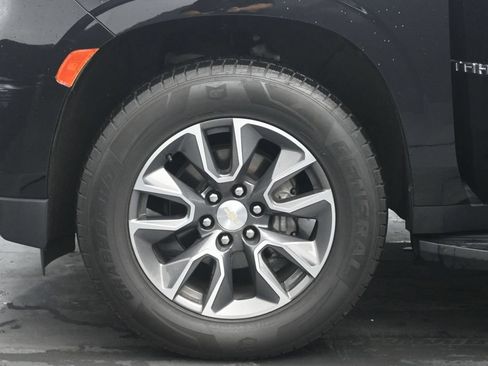 Used 2022 Chevrolet Tahoe LT w/ Luxury Package AWD/4WD image 32