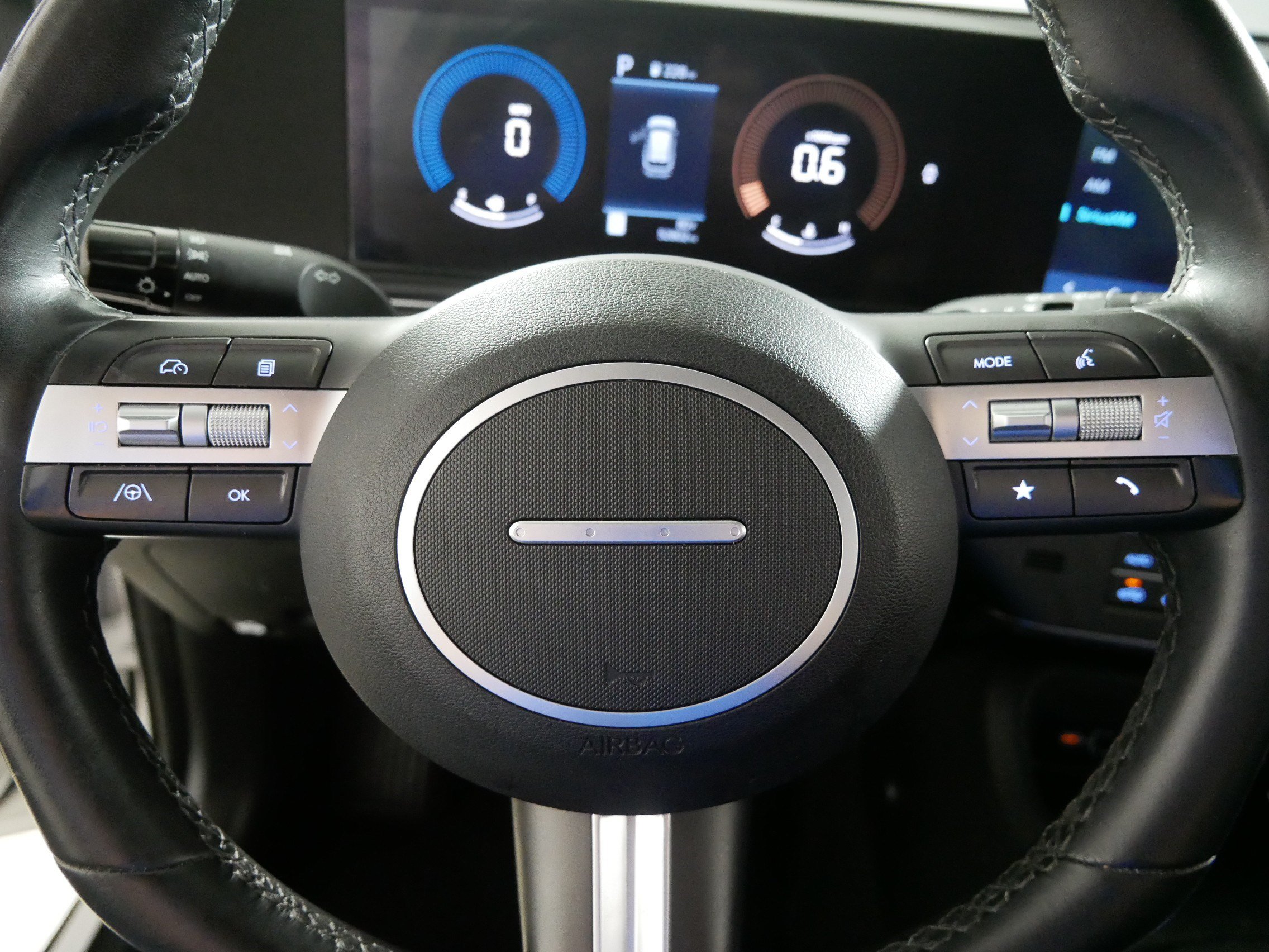 Certified 2025 Hyundai Kona SEL AWD/4WD image 25
