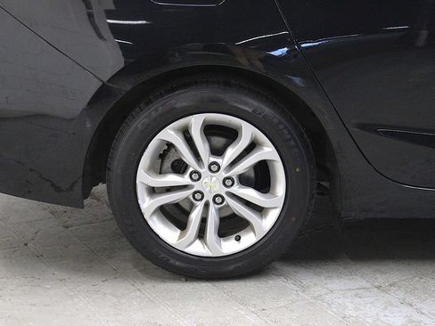 Used 2019 Chevrolet Cruze LT FWD image 31