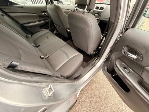 Used 2013 Dodge Avenger SE image 11