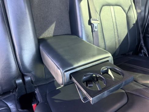 Used 2016 Ford F150 Platinum w/ Equipment Group 701A Luxury image 39