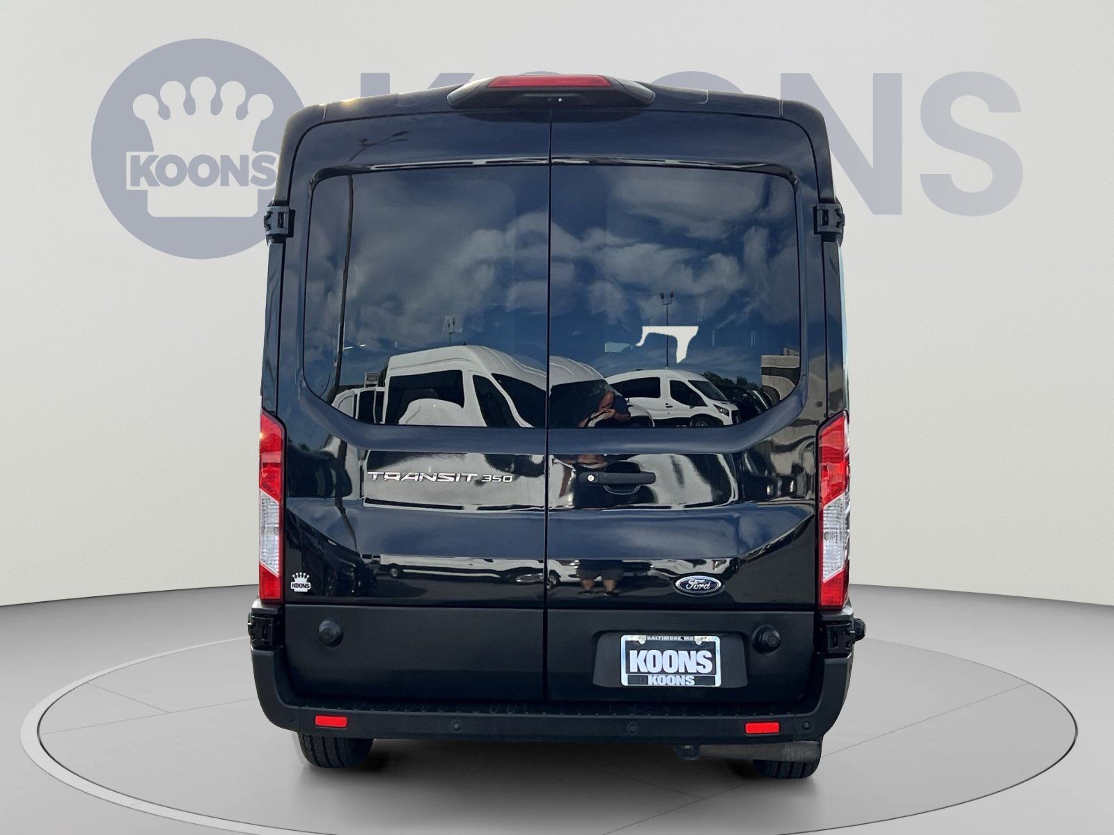 Used 2024 Ford Transit 350 XLT RWD image 5
