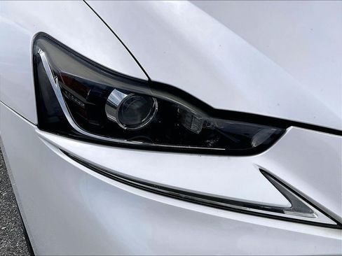 Used 2017 Lexus IS 200t w/ Premium Package RWD image 30
