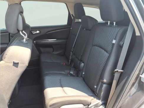 Used 2016 Dodge Journey SE w/ Flexible Seating Group FWD image 19
