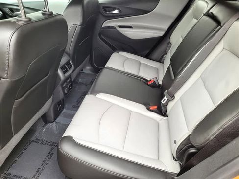 Used 2018 Chevrolet Equinox Premier image 12