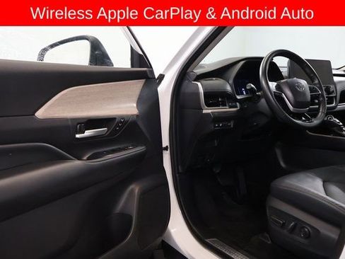 Certified 2024 Toyota Grand Highlander Limited image 9