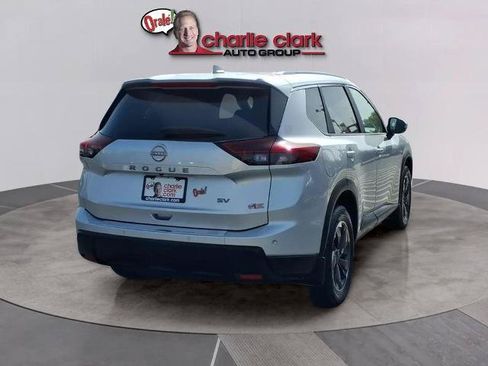 Certified 2024 Nissan Rogue SV w/ SV Premium Package FWD image 5