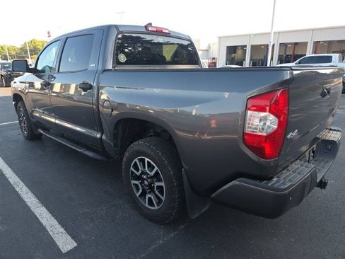 Used 2020 Toyota Tundra SR5 w/ SR5 Convenience Package AWD/4WD image 8