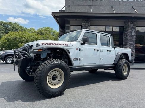Used 2024 Jeep Gladiator Mojave w/ Technology Group AWD/4WD image 33