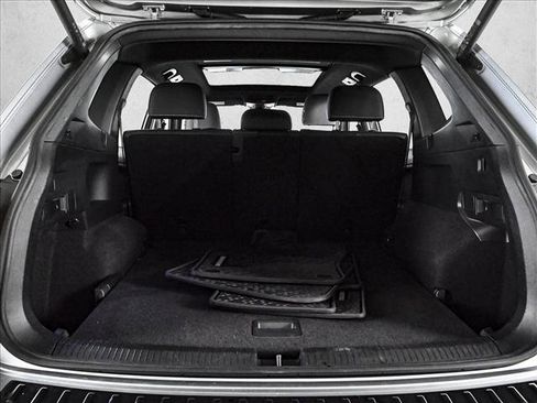 Used 2022 Volkswagen Tiguan SE R-Line image 6