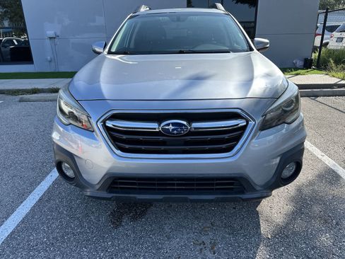 Used 2018 Subaru Outback 3.6R Limited AWD/4WD image 12