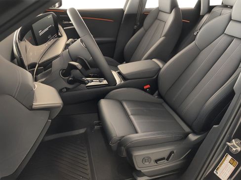 Used 2025 Audi Q5 Premium Plus w/ Premium Plus image 5