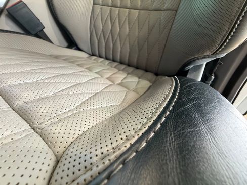 Used 2023 Ford F150 Limited image 6