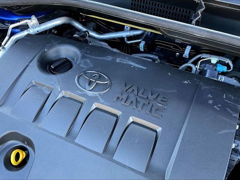Used 2020 Toyota C-HR XLE FWD image 33