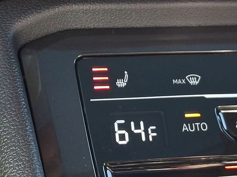 Certified 2023 Volkswagen Tiguan SE w/ Panoramic Sunroof Package AWD/4WD image 25