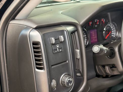 Used 2017 Chevrolet Silverado 2500 W/T AWD/4WD image 23