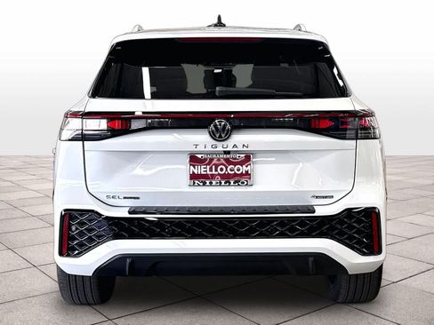 New 2026 Volkswagen Tiguan SEL R-Line AWD/4WD image 4