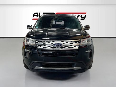 Used 2018 Ford Explorer Limited AWD/4WD image 2