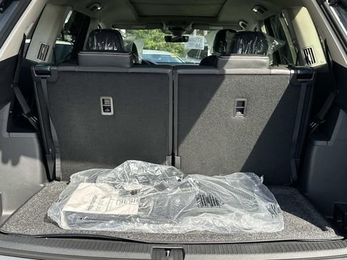 New 2026 Volkswagen Atlas SE FWD image 6