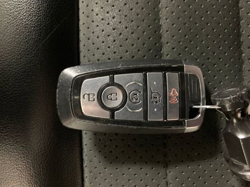 Used 2022 Ford Edge ST-Line image 15