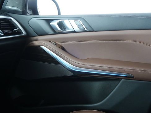 Certified 2025 BMW X5 xDrive40i AWD/4WD image 24