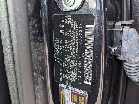 Certified 2025 Kia Sorento S w/ Panoramic Sunroof Package image 39