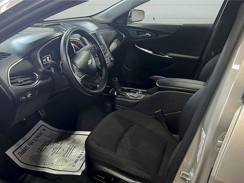 Used 2016 Chevrolet Malibu LT image 8