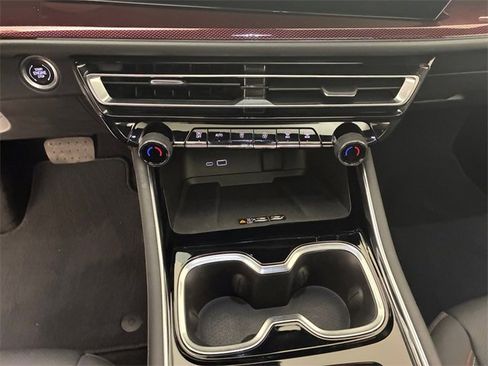 Used 2024 Chevrolet Traverse Z71 w/ Enhanced Driving Package image 21