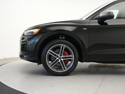 Used 2025 Audi Q5 e Premium Plus w/ Premium Plus Package AWD/4WD image 2