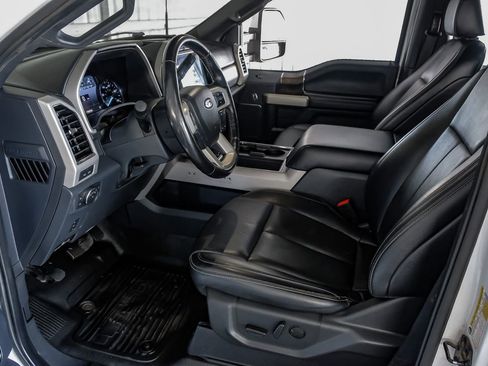 Used 2022 Ford F350 Lariat image 14