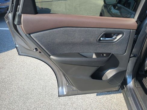 Certified 2023 Nissan Rogue SV FWD image 29
