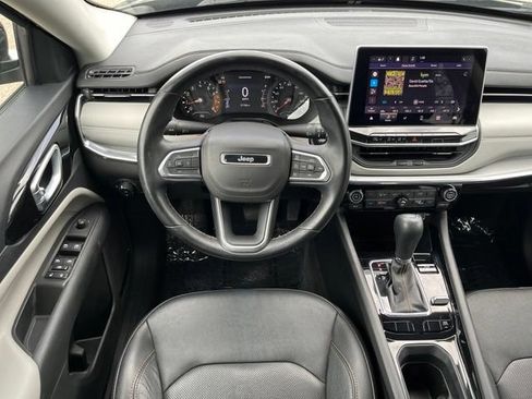 Used 2022 Jeep Compass Limited AWD/4WD image 11