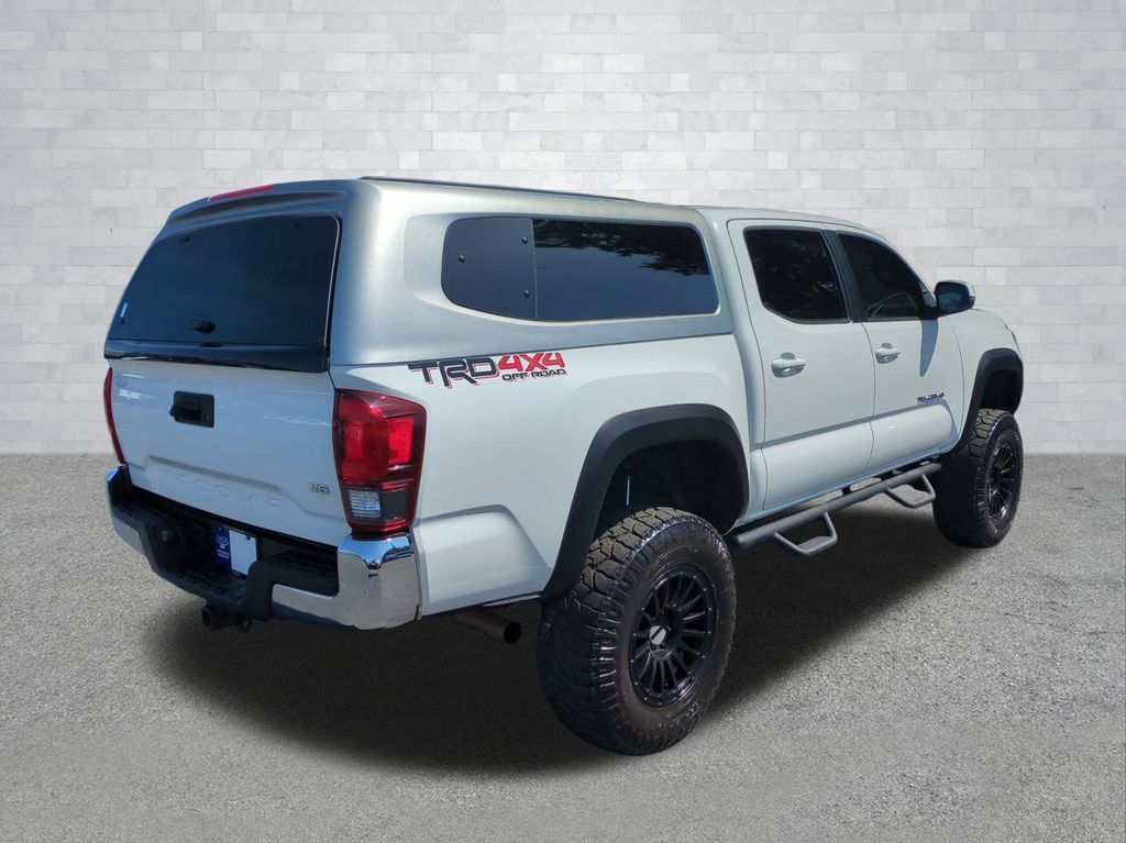 Used 2019 Toyota Tacoma TRD Off-Road AWD/4WD image 5