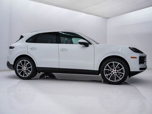 New 2026 Porsche Cayenne image 9