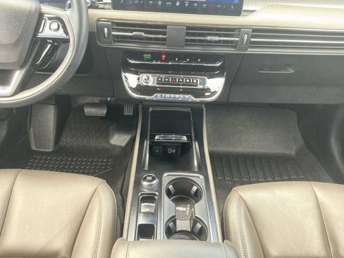 Certified 2025 Lincoln Corsair FWD image 20