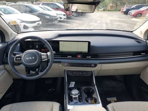 New 2026 Kia Carnival EX FWD image 23