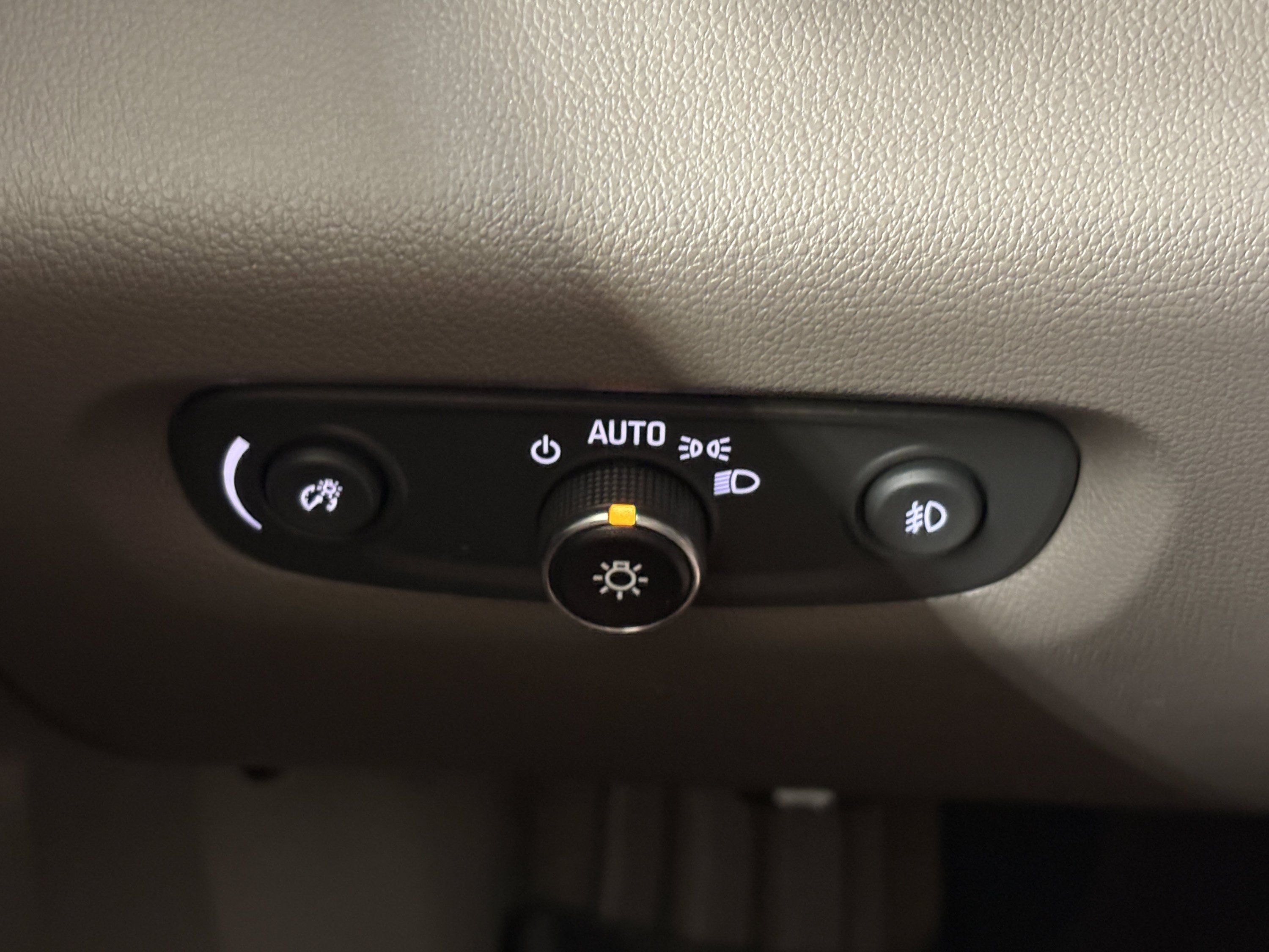 Used 2018 Chevrolet Traverse LT FWD image 19