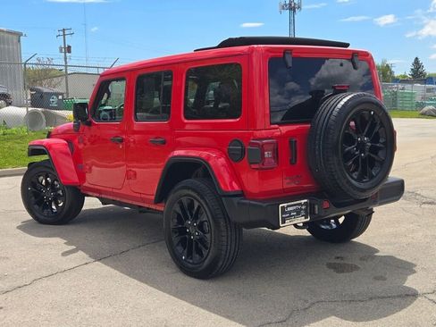 Certified 2025 Jeep Wrangler Unlimited Sahara w/ Safety Group AWD/4WD image 13