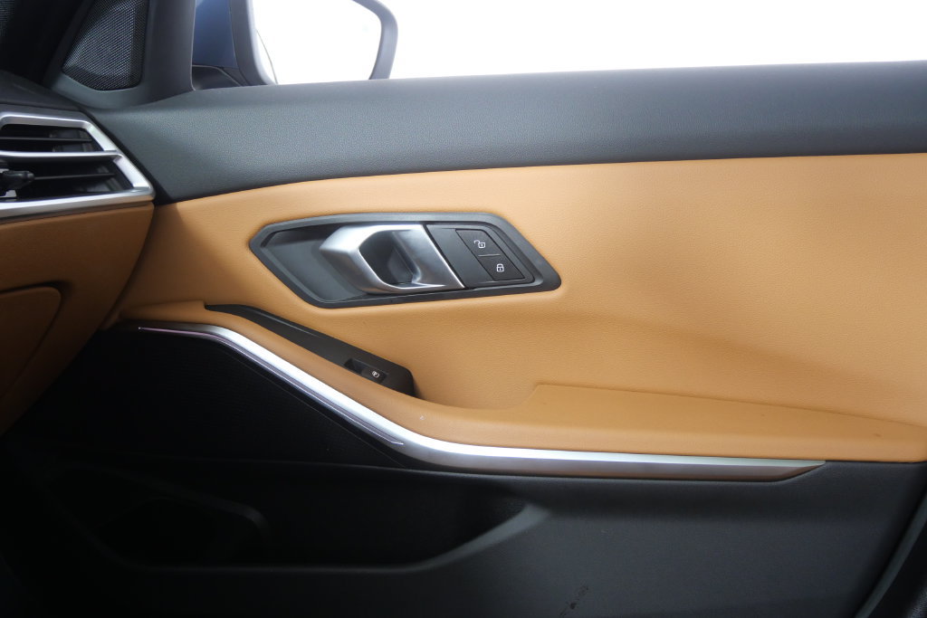 Certified 2026 BMW 330i Sedan RWD image 25