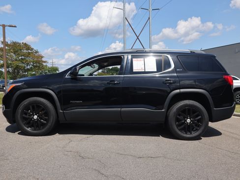 Used 2018 GMC Acadia SLT FWD image 2
