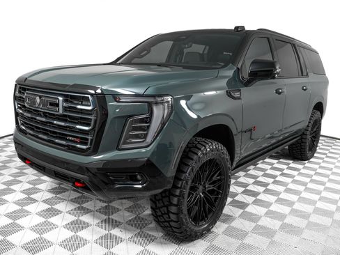 Used 2026 GMC Yukon XL AT4 w/ AT4 Premium Plus Package AWD/4WD image 8