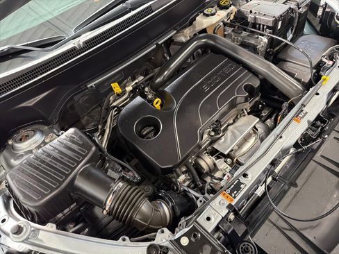 Used 2024 GMC Terrain SLT image 10